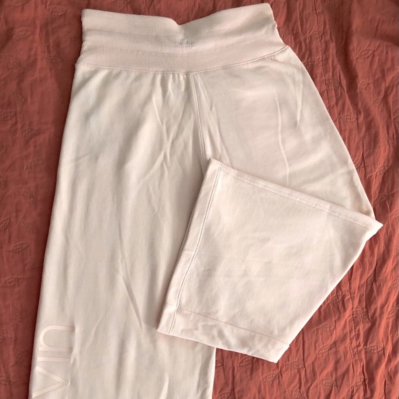 NWT*CALVIN KLEIN JOGGER PINK SWEATPANTS*CROPPED WIDE LEG*2 POCKETS*MSRP $98 - Picture 11 of 13